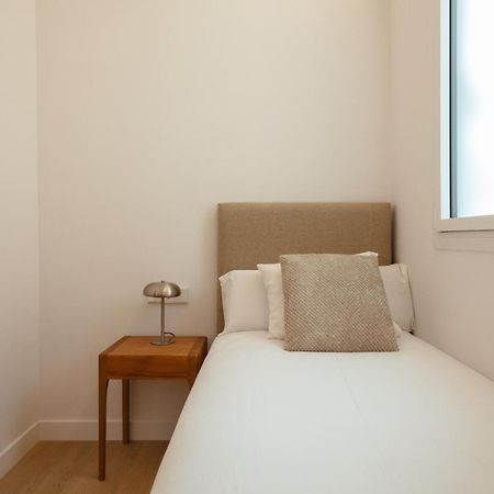 Newly Renovated Stylish Eixample - Great Location Barcellona Esterno foto