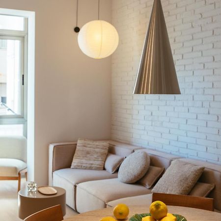 Newly Renovated Stylish Eixample - Great Location Barcellona Esterno foto