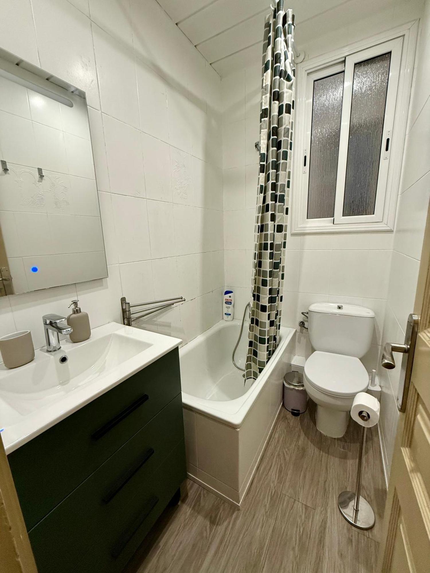 Newly Renovated Stylish Eixample - Great Location Barcellona Esterno foto