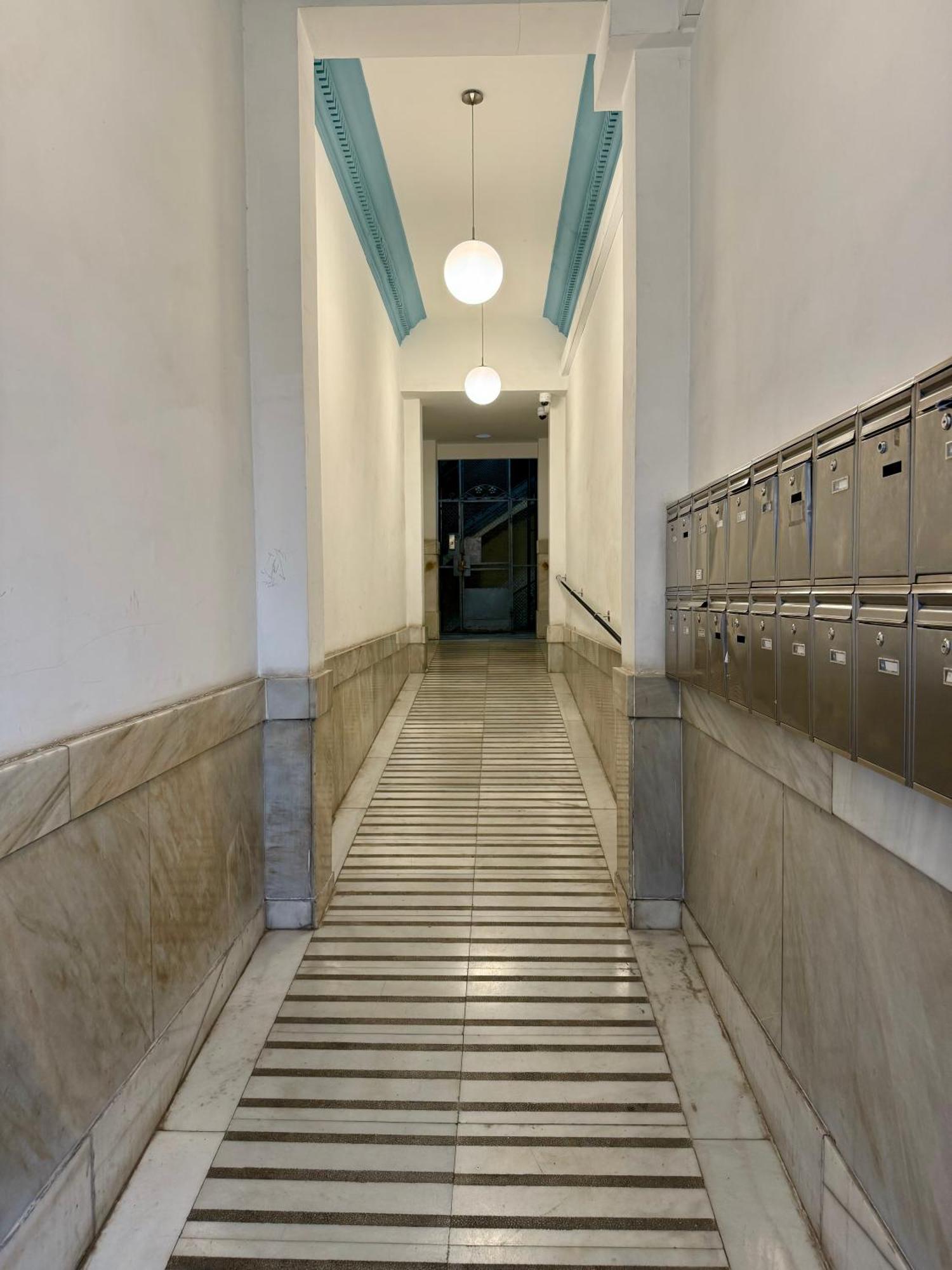 Appartamento Newly Renovated Stylish Eixample - Great Location Barcellona Esterno foto