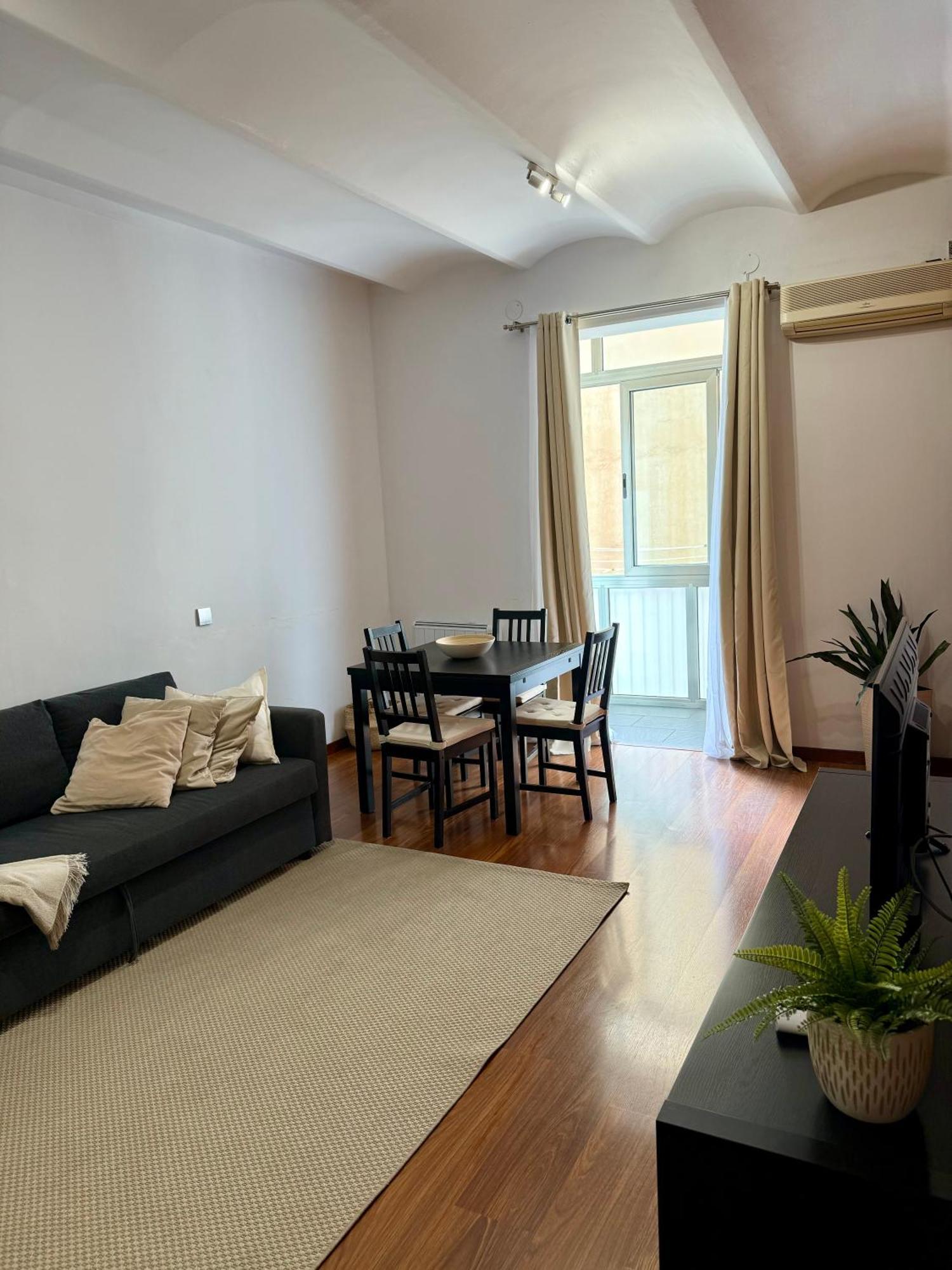 Newly Renovated Stylish Eixample - Great Location Barcellona Esterno foto