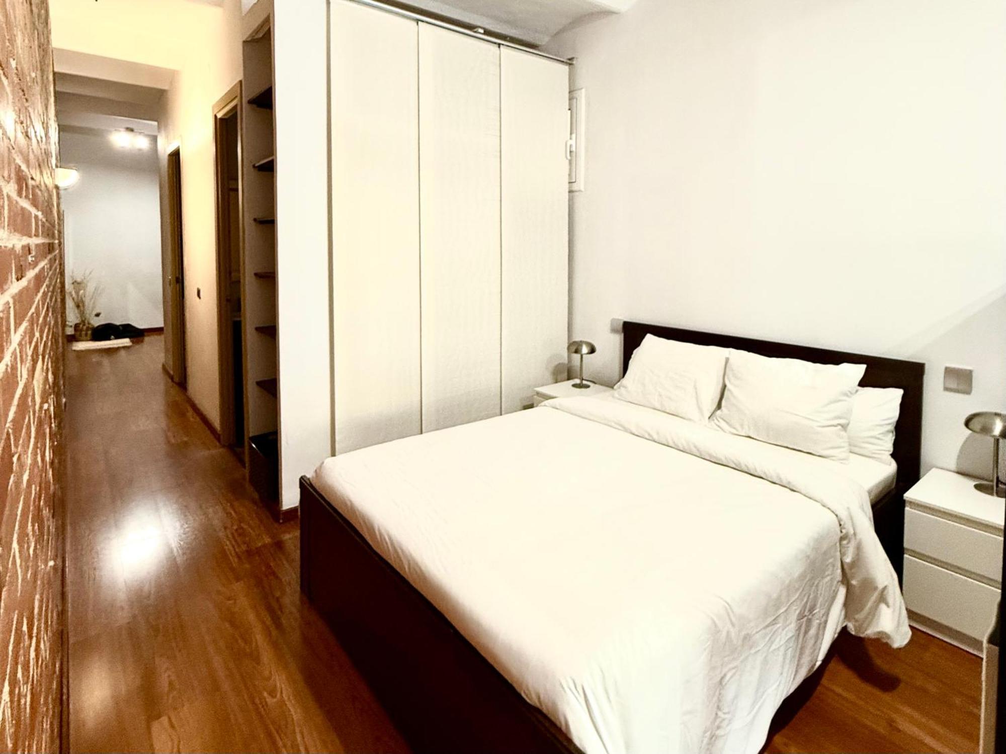 Newly Renovated Stylish Eixample - Great Location Barcellona Esterno foto