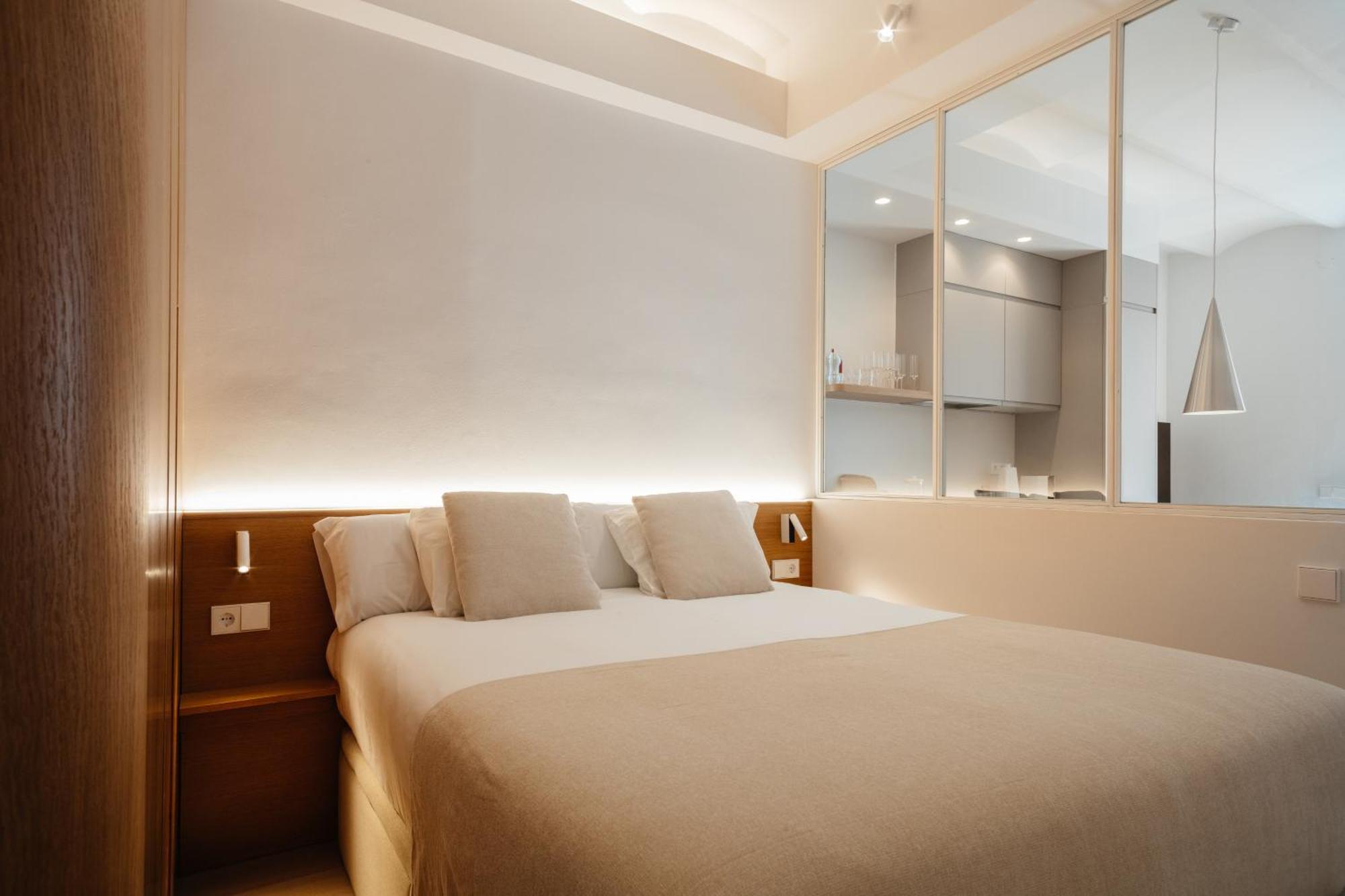 Newly Renovated Stylish Eixample - Great Location Barcellona Esterno foto