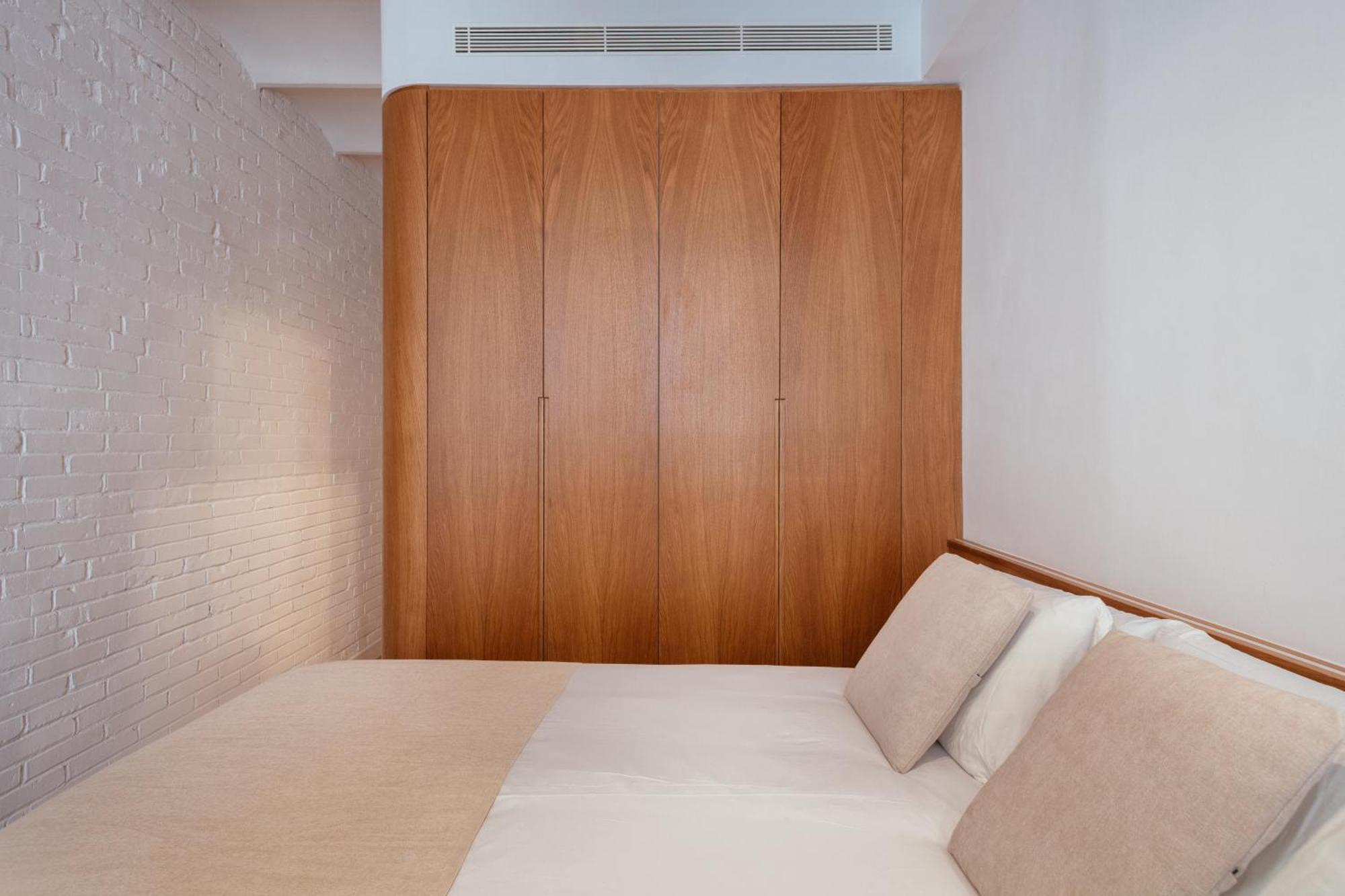 Appartamento Newly Renovated Stylish Eixample - Great Location Barcellona Esterno foto