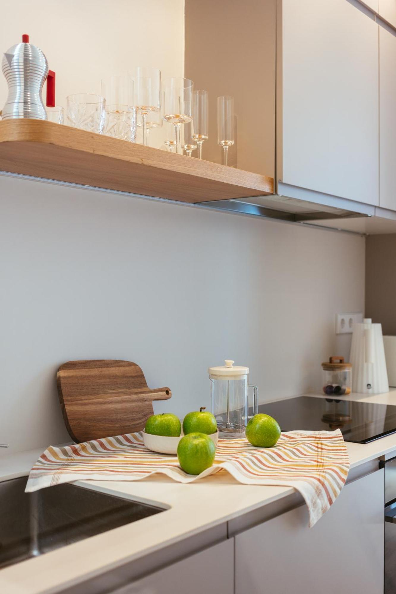 Appartamento Newly Renovated Stylish Eixample - Great Location Barcellona Esterno foto
