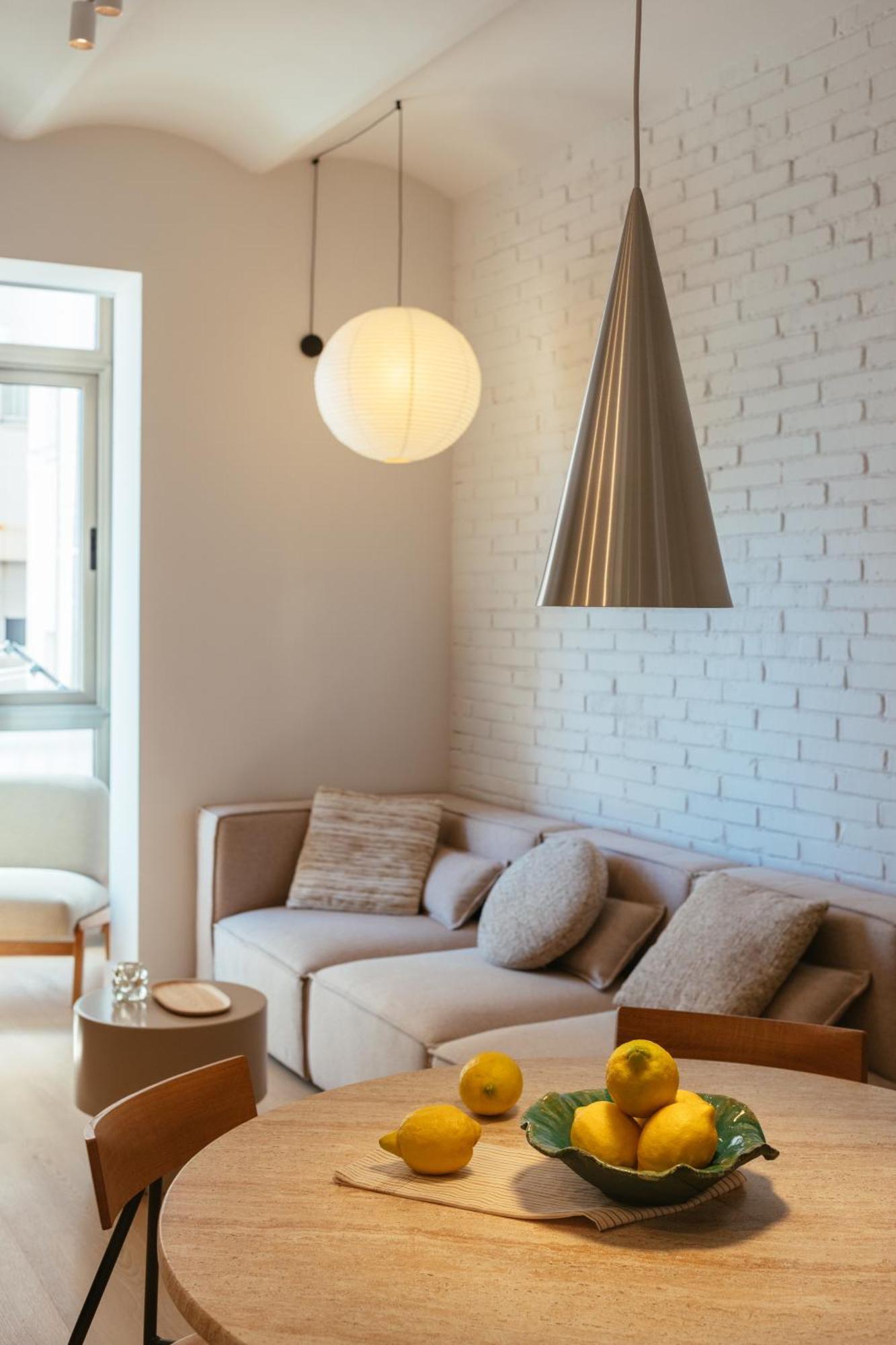 Newly Renovated Stylish Eixample - Great Location Barcellona Esterno foto