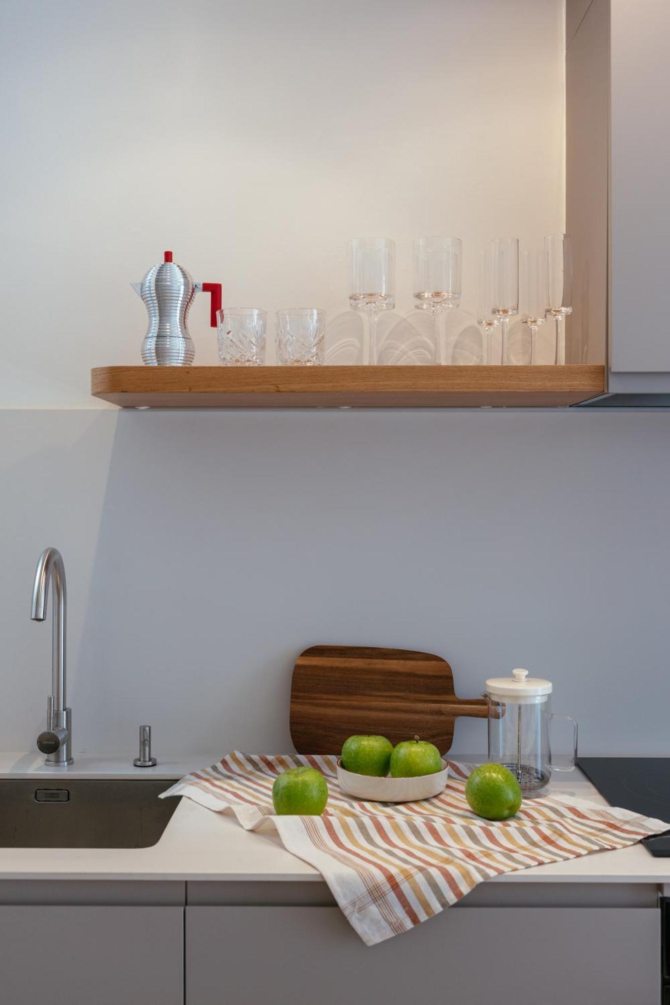 Appartamento Newly Renovated Stylish Eixample - Great Location Barcellona Esterno foto