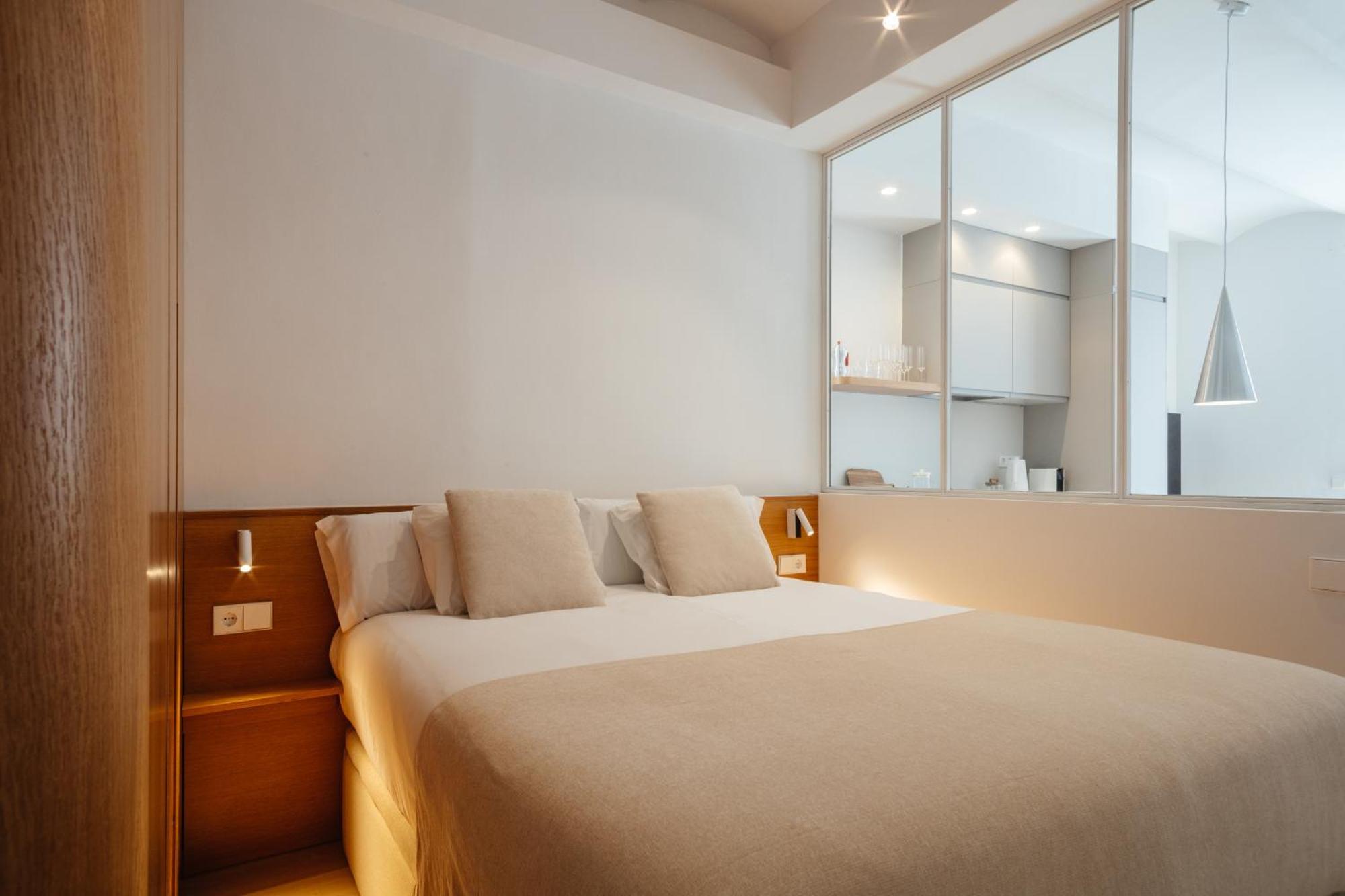 Newly Renovated Stylish Eixample - Great Location Barcellona Esterno foto