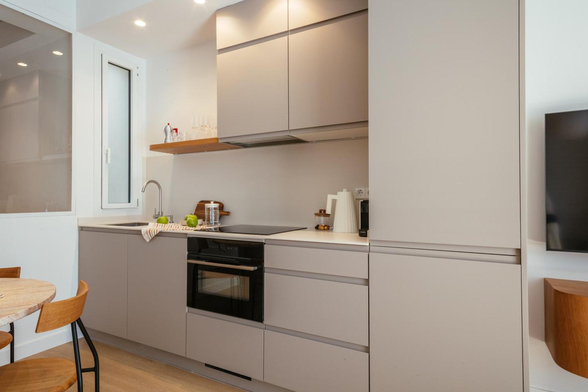 Appartamento Newly Renovated Stylish Eixample - Great Location Barcellona Esterno foto